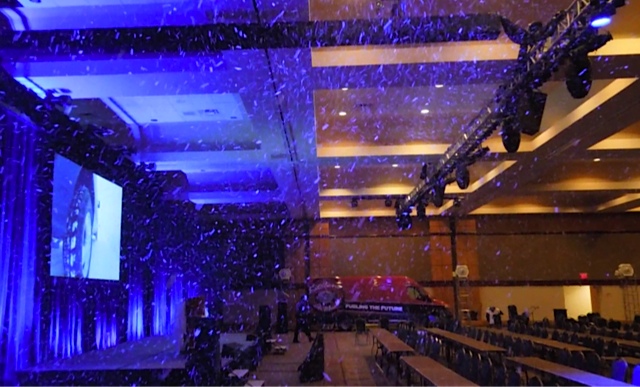  mercedes benz snow in the room